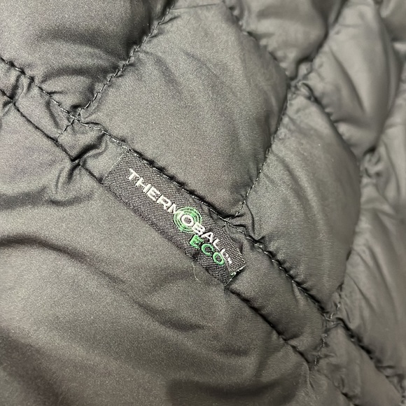 The North Face Black Thermoball ECO Primaloft Quilted Jacket XS Lightweight - Picture 6 of 10